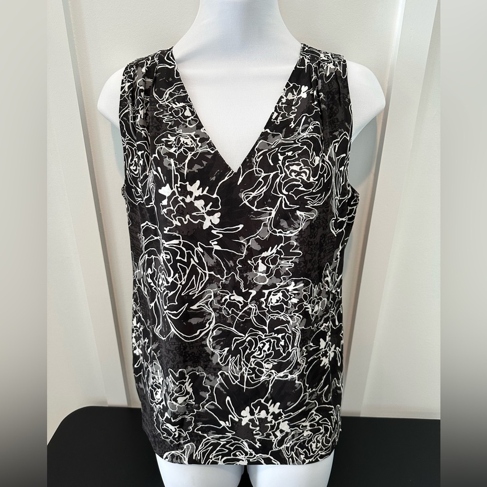 White House Black Market Reversible Floral Print Top - NWT